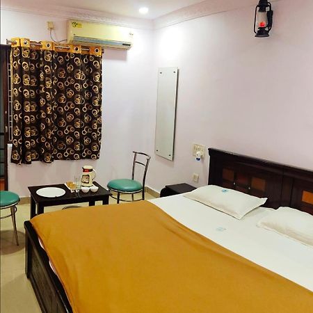 Sv Guest Rooms Visakhapatnam Esterno foto